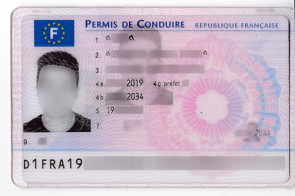 On traite et construit votre permis de conduire